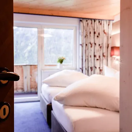 Oberhaus カップル